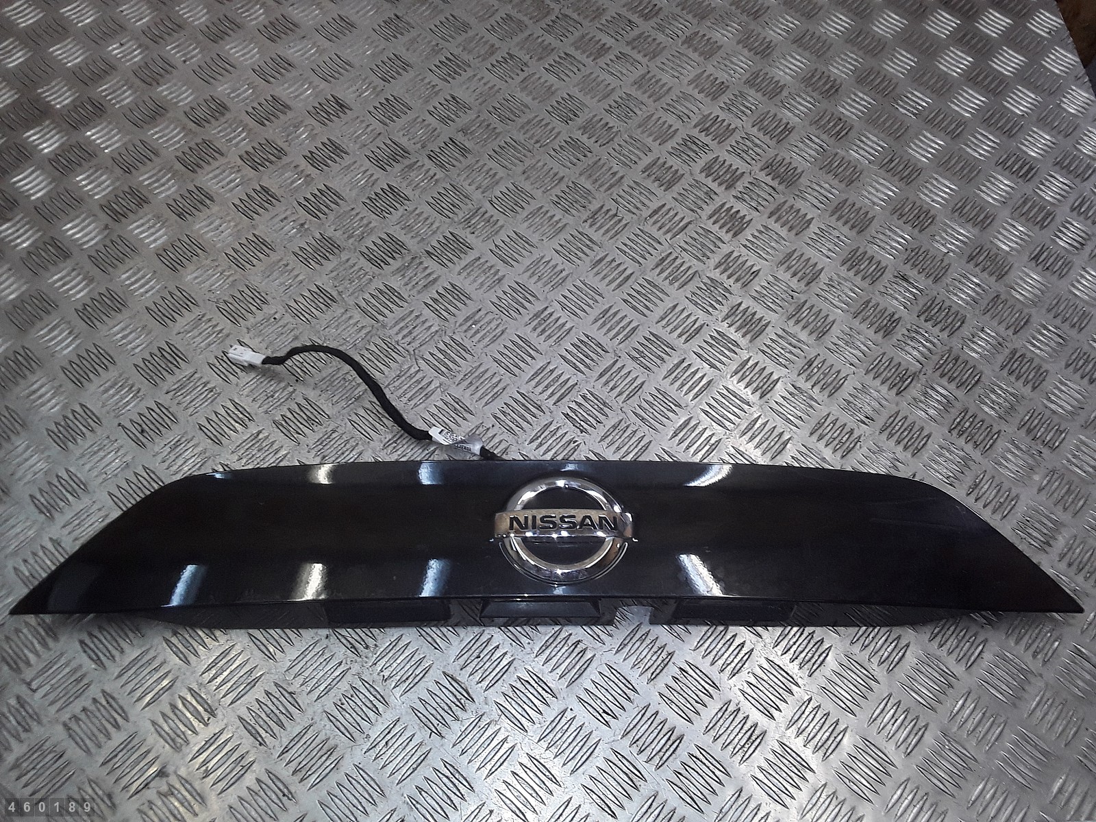 2019 NISSAN QASHQAI TAILGATE TRIM BUTTON WITH REAR NUMBER PLATE LIGHTS 5481U100