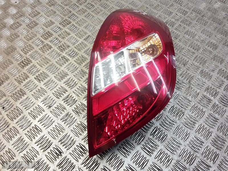 2011 HYUNDAI I-20 REAR TAIL LIGHT CON PORTóN TRASERO DERECHA 924024P000